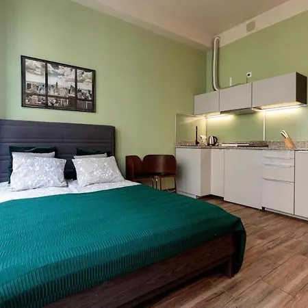 Close-golden - Cozy Studio - Main Rail Station&k24 * Vratislav