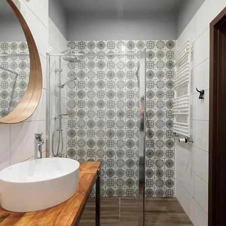 Close-golden - Cozy Studio - Main Rail Station&k24 Apartmán